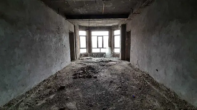 Satılır 4 otaqlı mənzil 190 m²