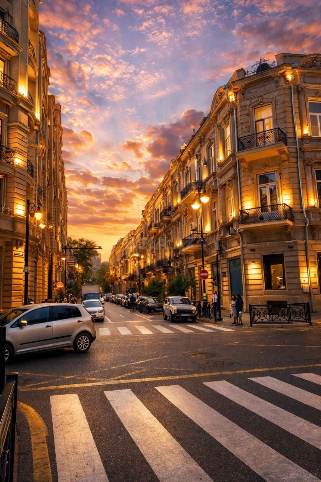 Satılır 7 otaqlı mənzil 245 m²