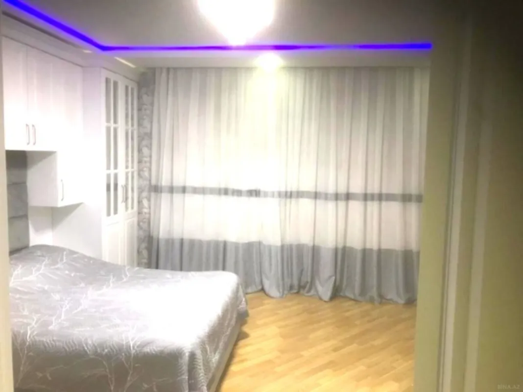 Satılır 4 otaqlı mənzil 125 m²