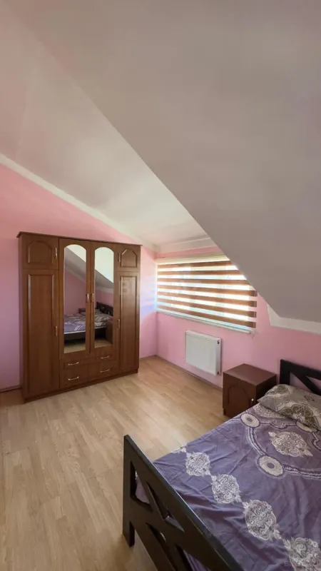 Satılır obyekt 180 m²