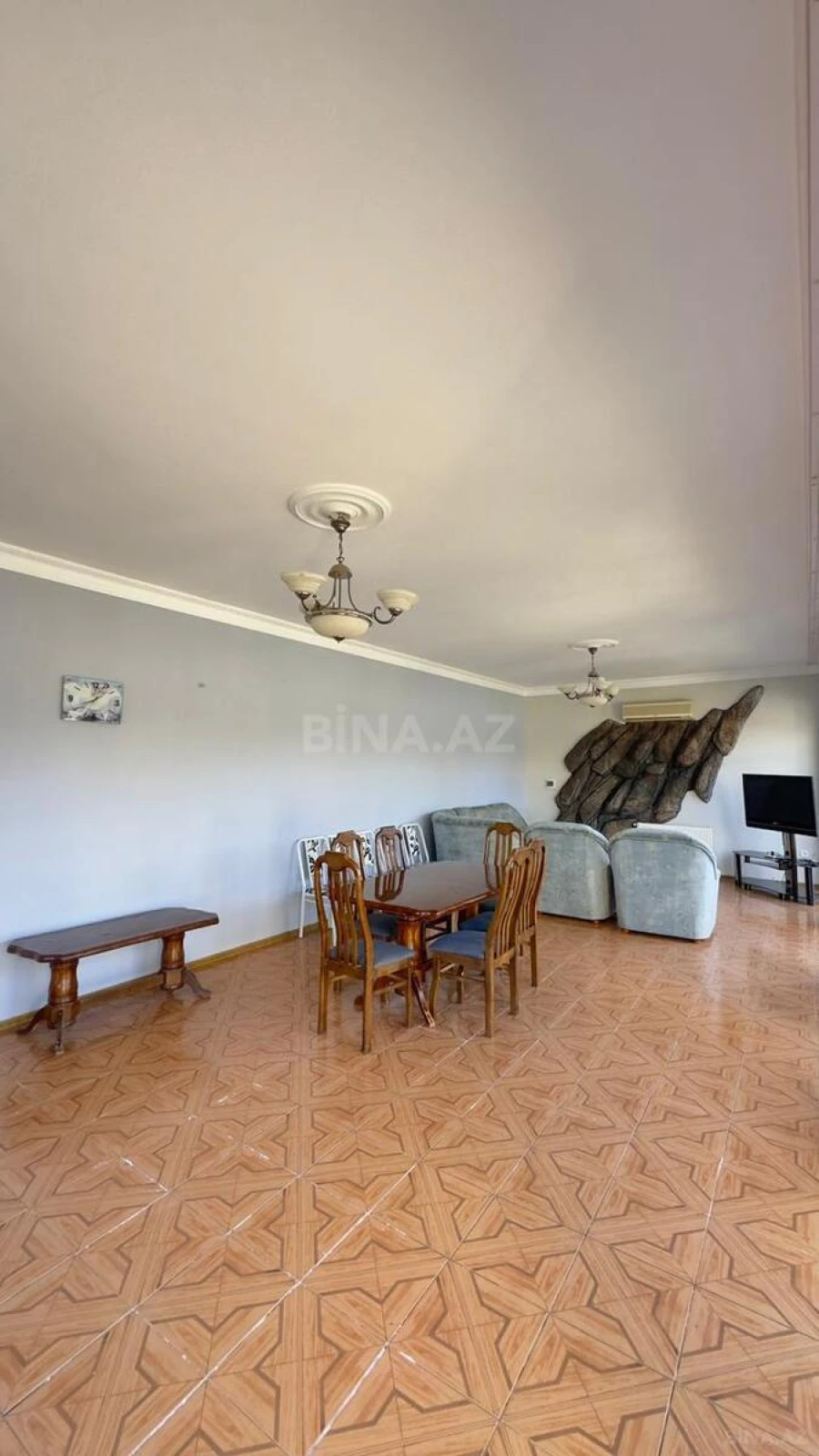 Satılır obyekt 180 m²