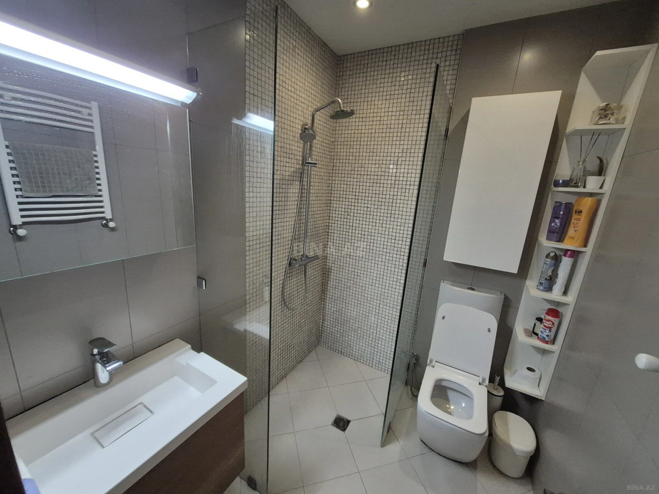 Satılır 4 otaqlı mənzil 138 m²