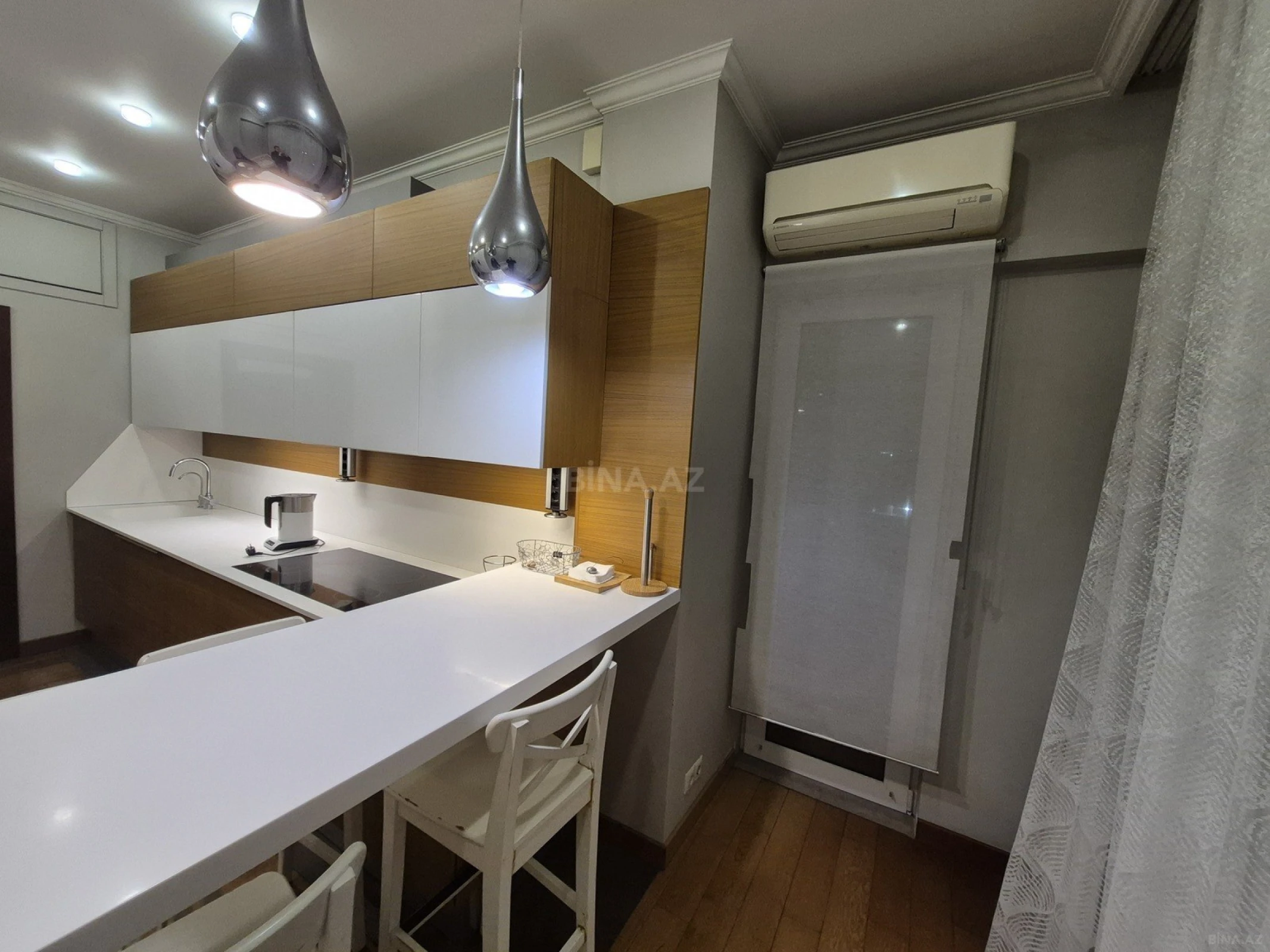 Satılır 4 otaqlı mənzil 138 m²