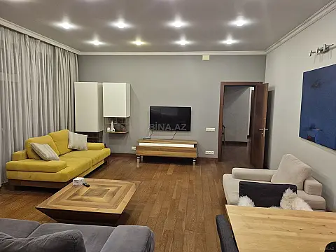 Satılır 4 otaqlı mənzil 138 m²