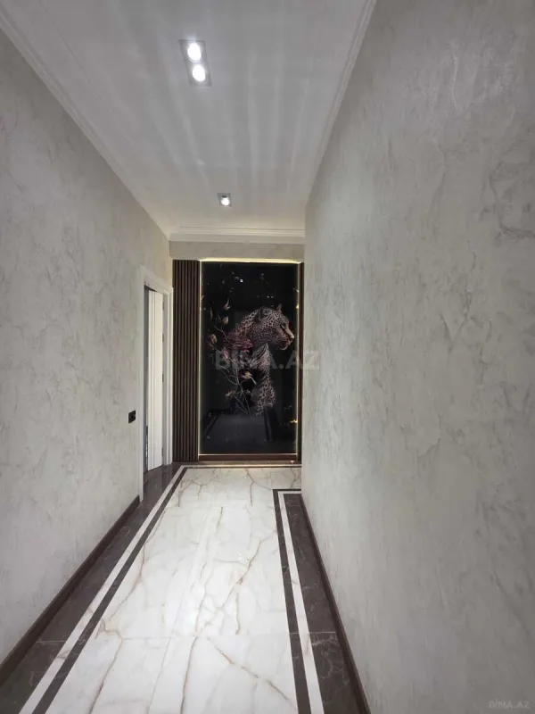 Satılır 3 otaqlı mənzil 151 m²