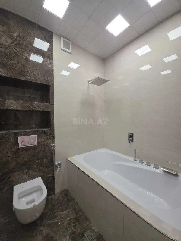 Satılır 3 otaqlı mənzil 151 m²