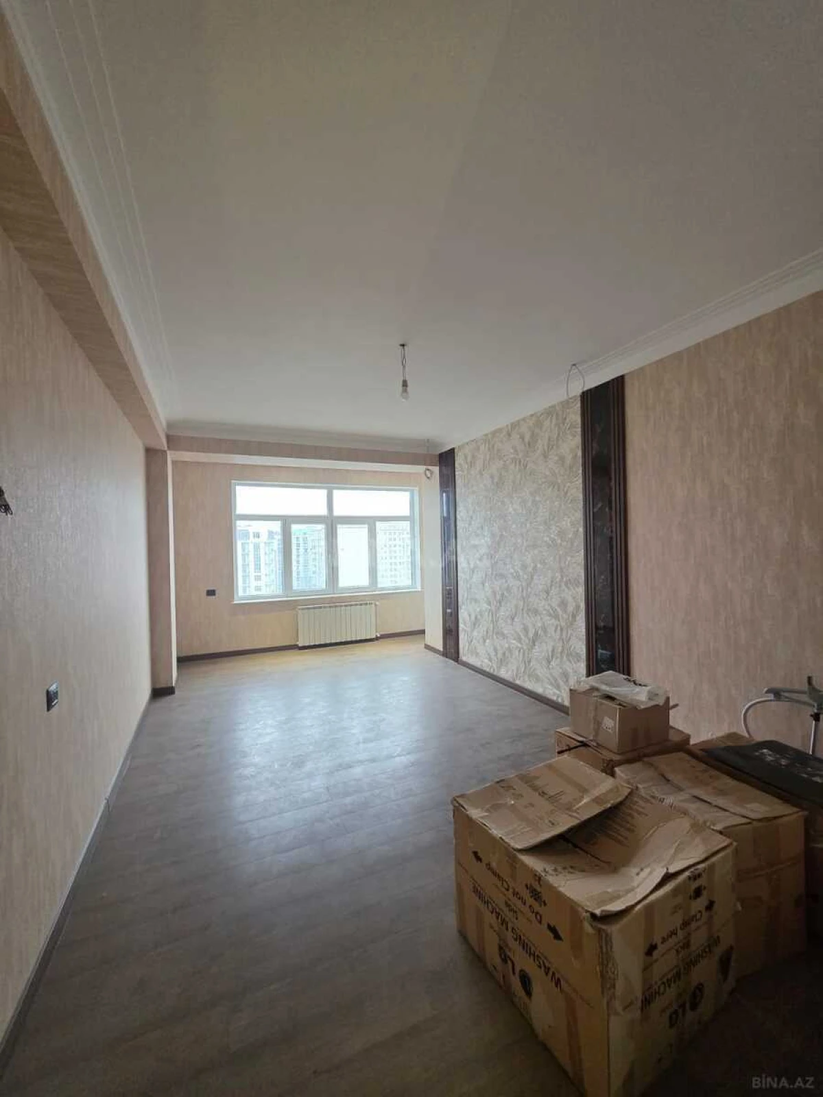 Satılır 3 otaqlı mənzil 151 m²
