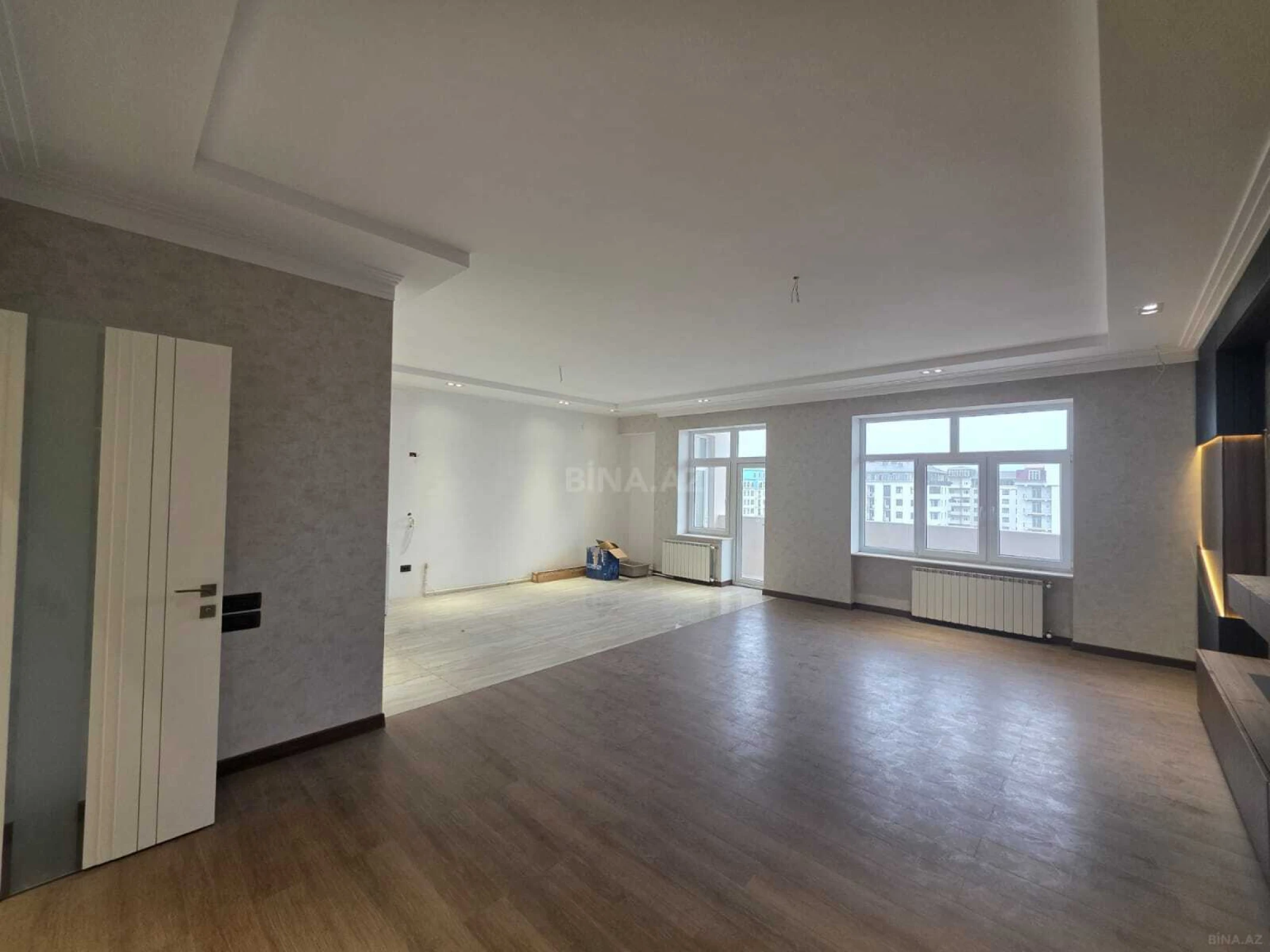Satılır 3 otaqlı mənzil 151 m²