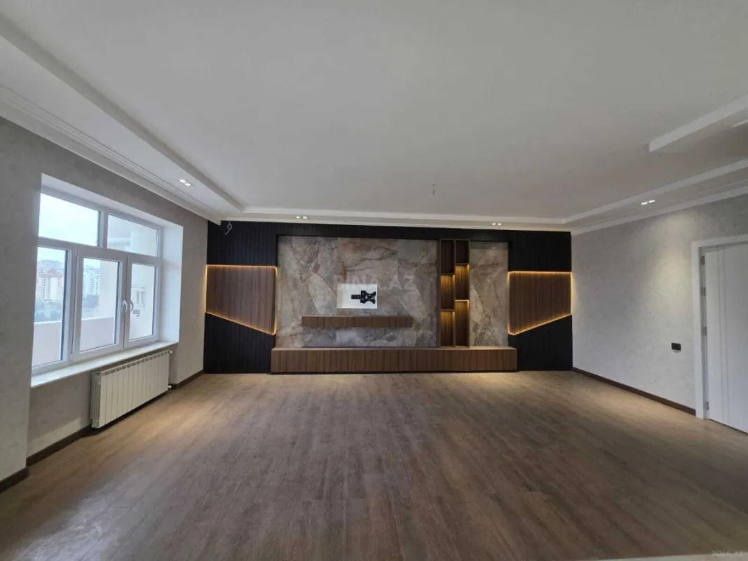 Satılır 3 otaqlı mənzil 151 m²