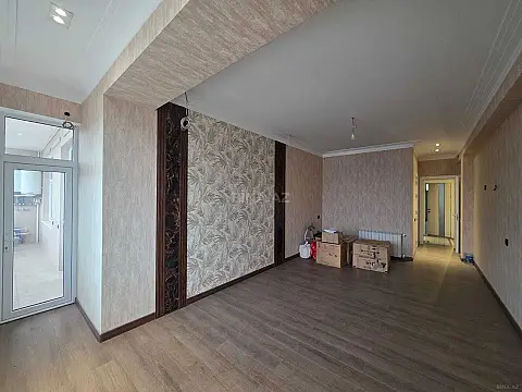 Satılır 3 otaqlı mənzil 151 m²