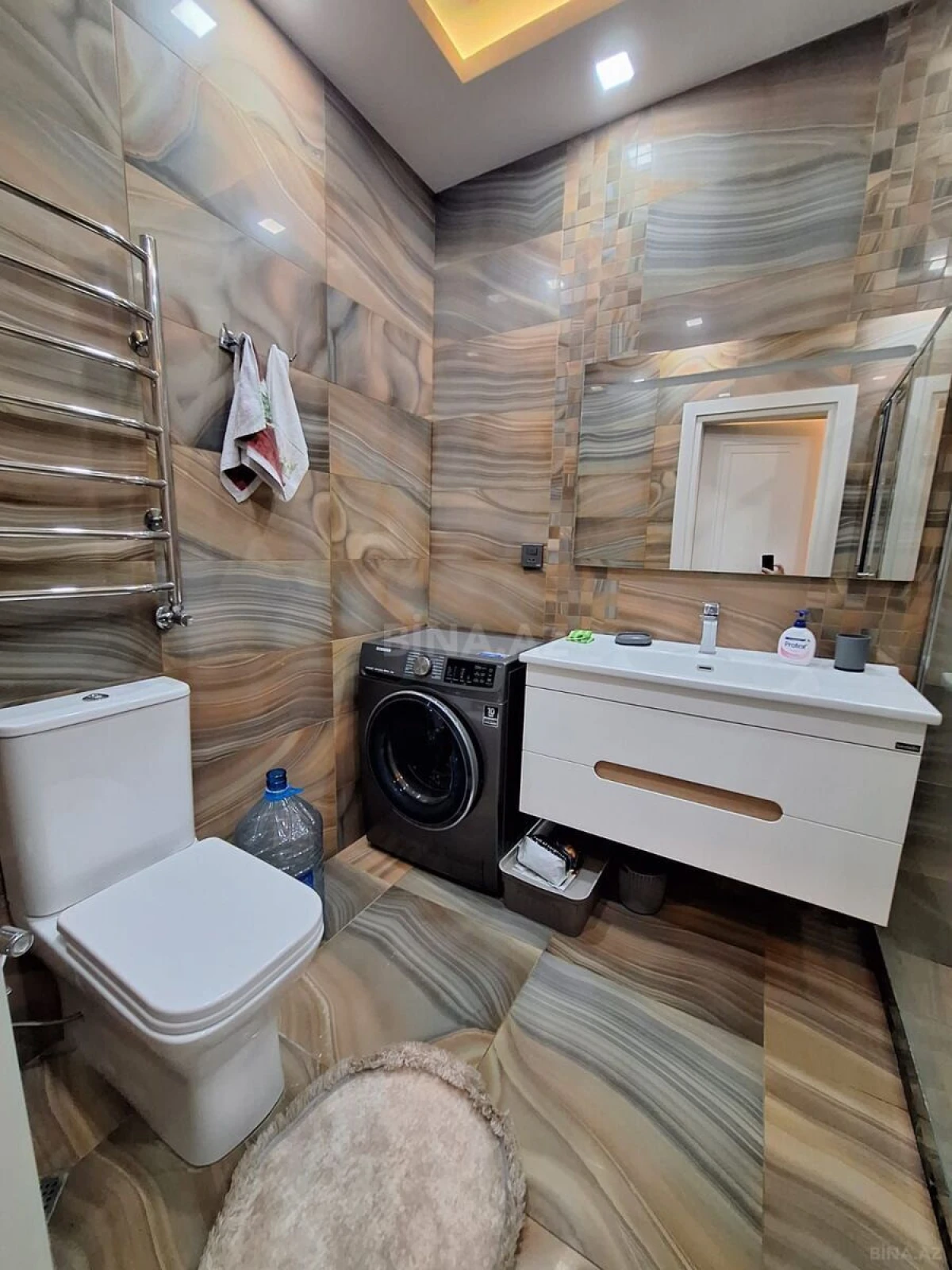 Kirayə verilir 2 otaqlı mənzil 103 m²