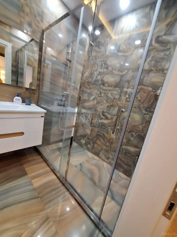 Kirayə verilir 2 otaqlı mənzil 103 m²