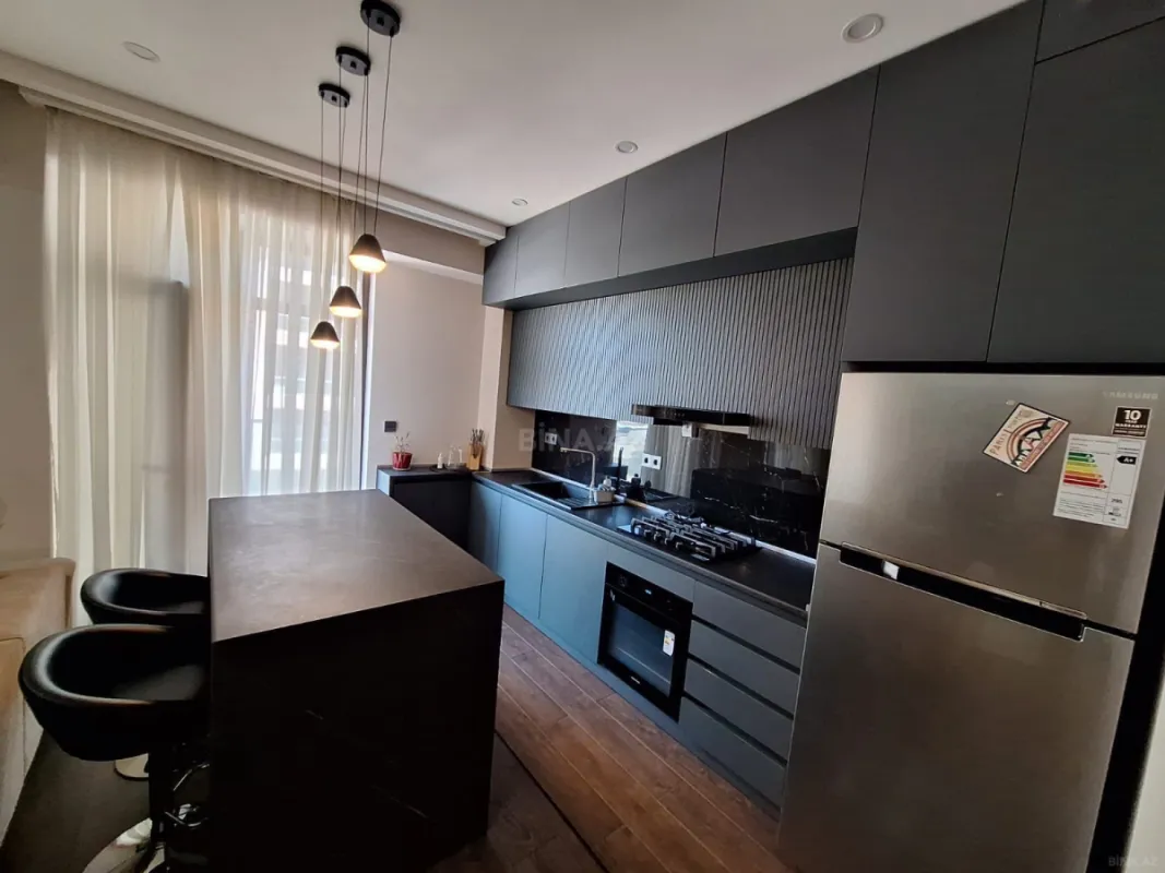 Kirayə verilir 2 otaqlı mənzil 103 m²