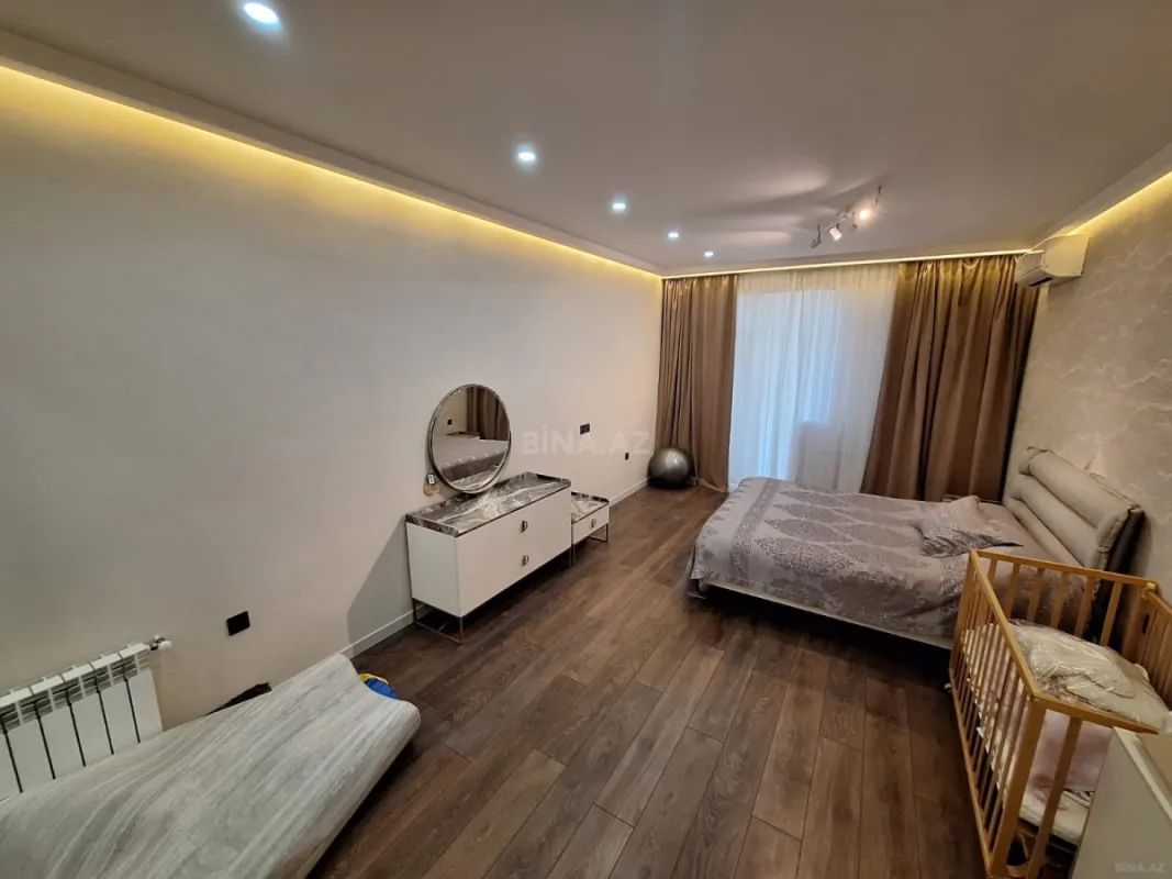 Kirayə verilir 2 otaqlı mənzil 103 m²