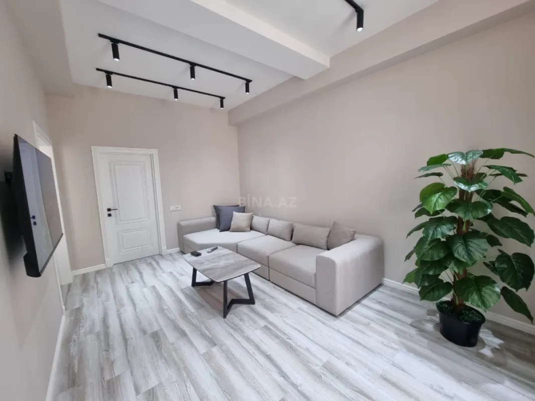 Kirayə verilir 2 otaqlı mənzil 70 m²
