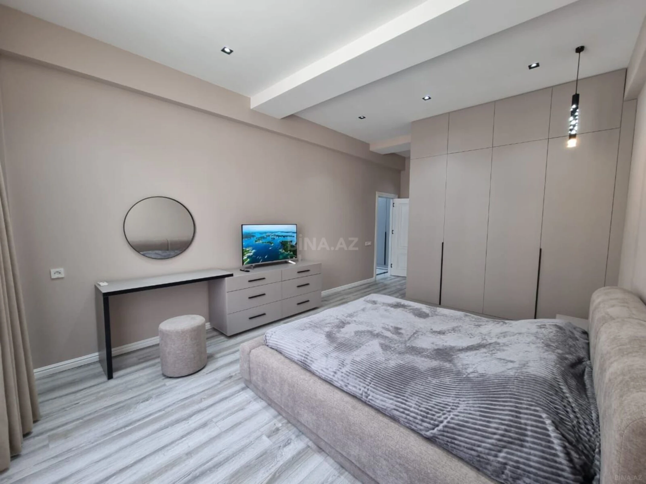 Kirayə verilir 2 otaqlı mənzil 70 m²
