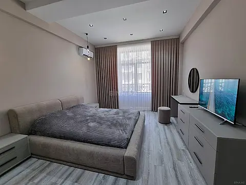 Kirayə verilir 2 otaqlı mənzil 70 m²