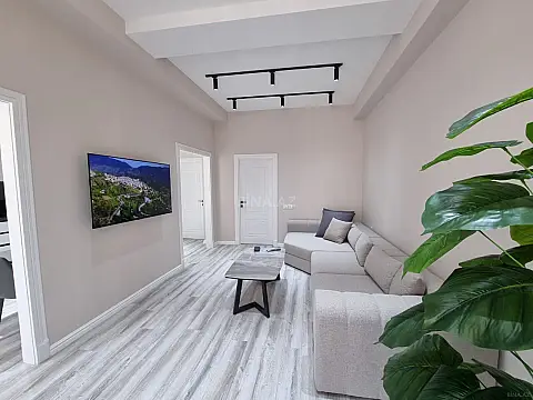 Kirayə verilir 2 otaqlı mənzil 70 m²