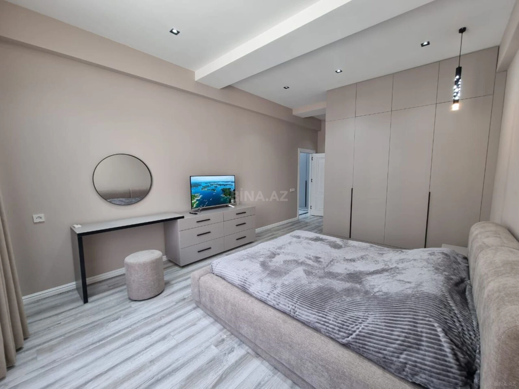 Kirayə verilir 2 otaqlı mənzil 70 m²