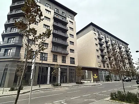 Satılır 2 otaqlı mənzil 97 m²