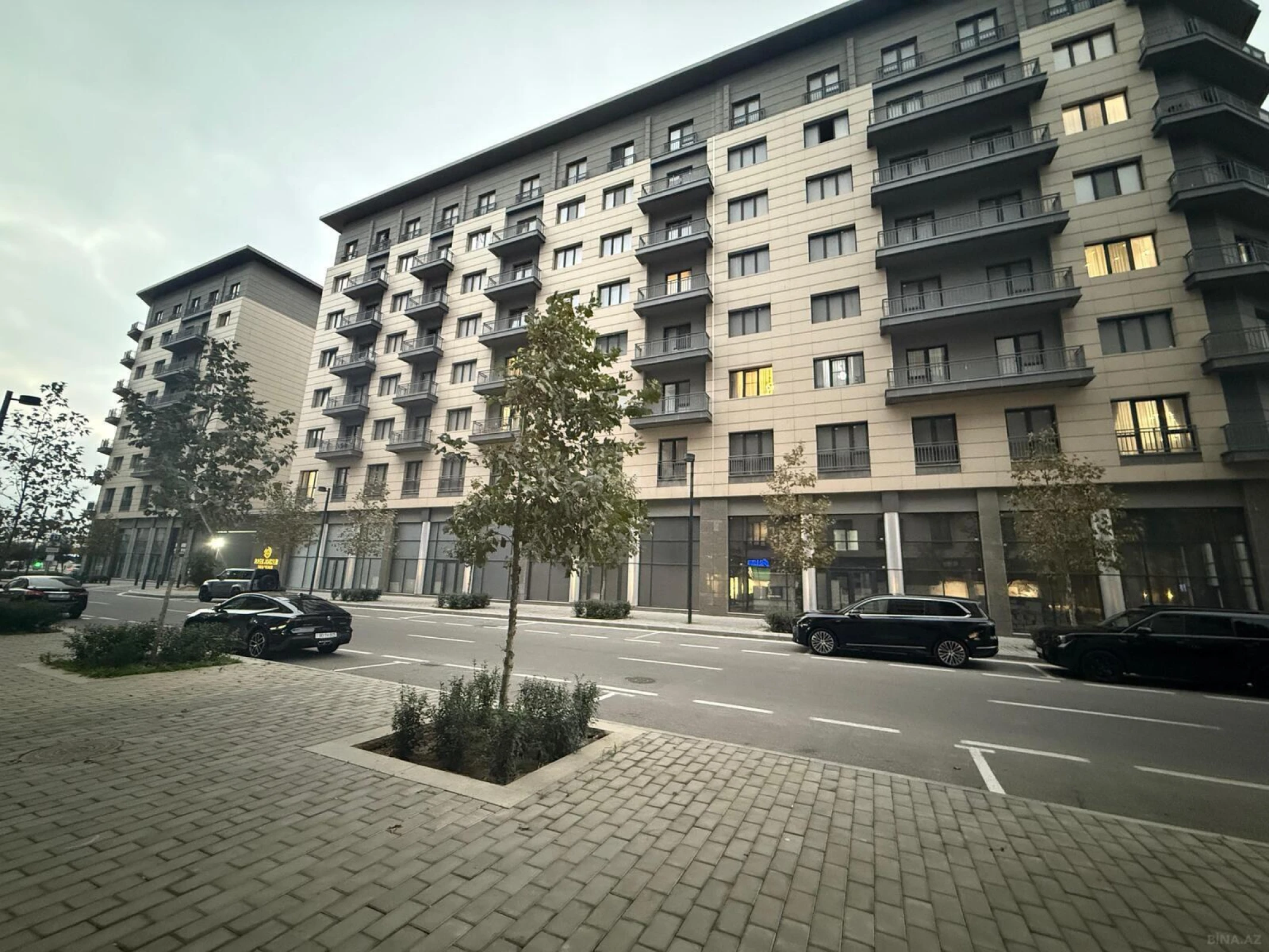Satılır 2 otaqlı mənzil 97 m²