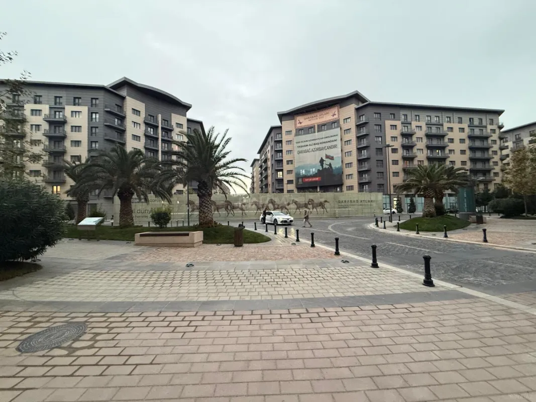 Satılır 2 otaqlı mənzil 97 m²