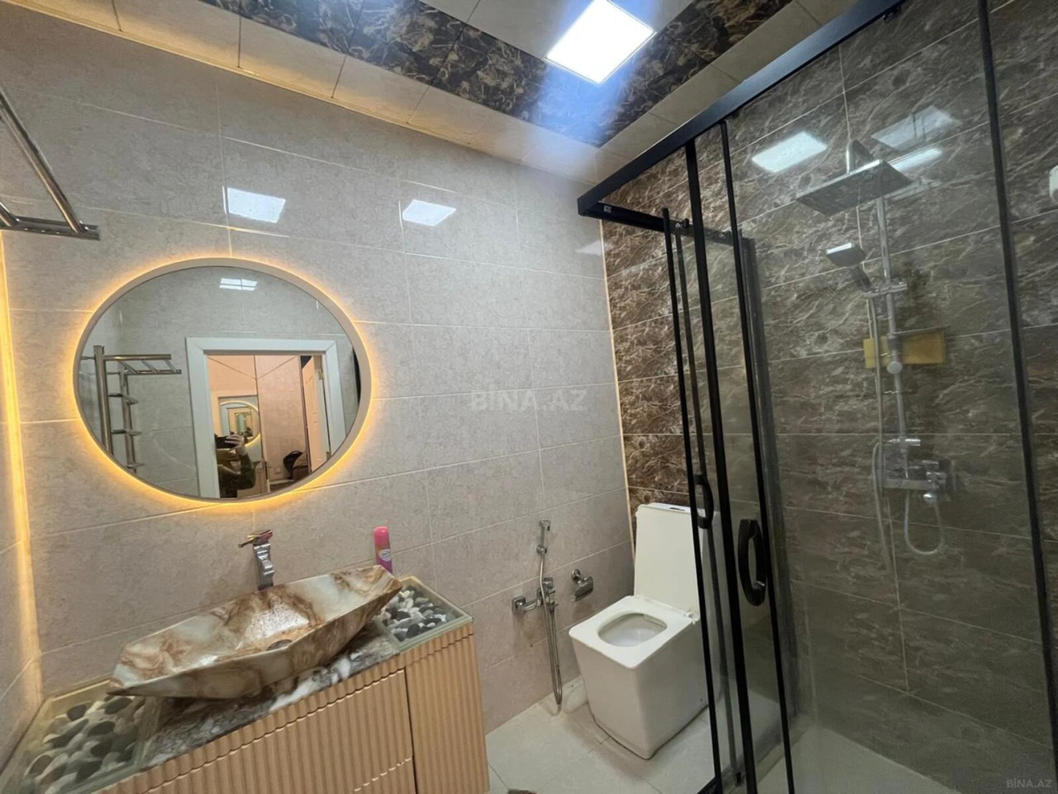 Kirayə verilir 2 otaqlı mənzil 61 m²