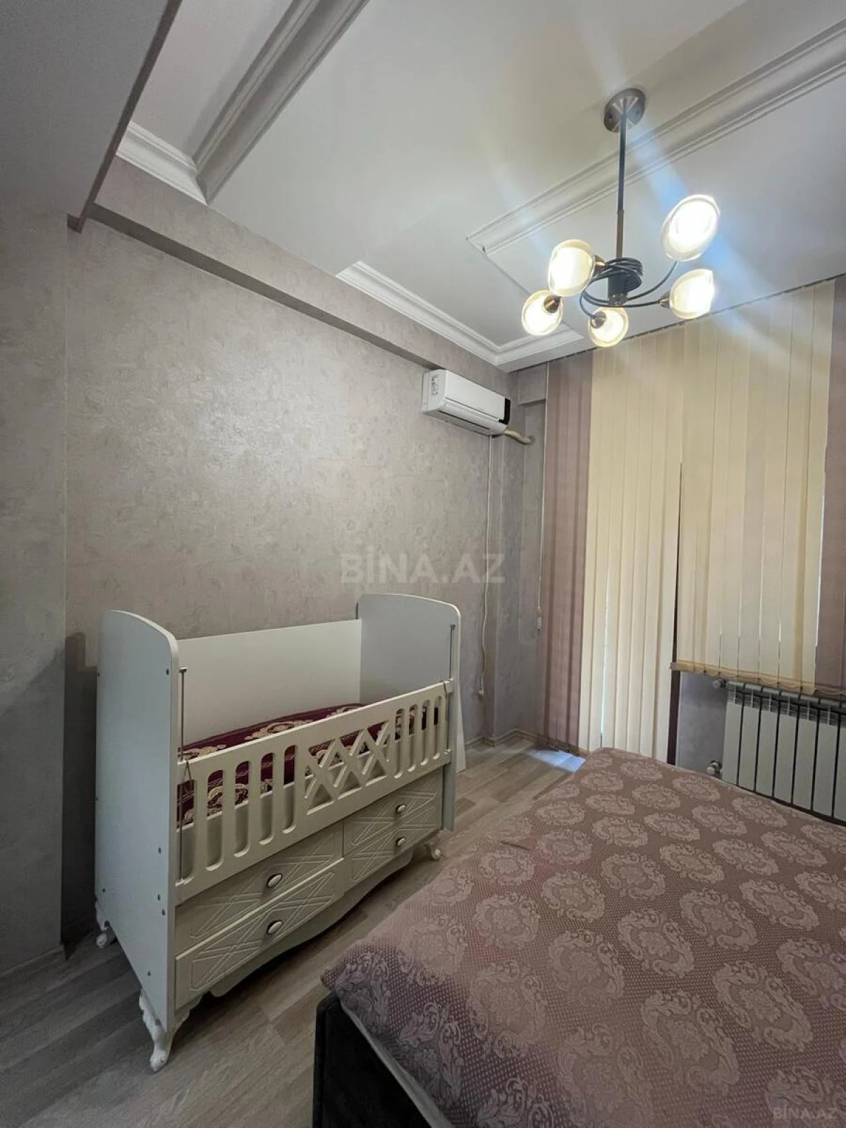 Kirayə verilir 2 otaqlı mənzil 61 m²