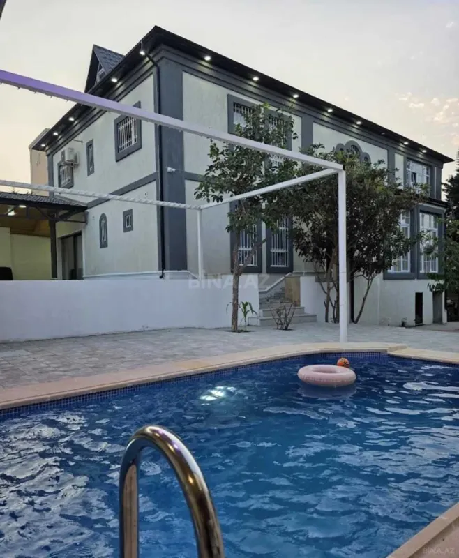 Kirayə verilir 6 otaqlı həyət evi 400 m²