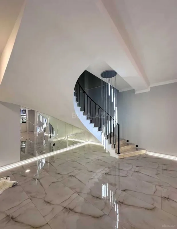 Kirayə verilir 6 otaqlı həyət evi 400 m²