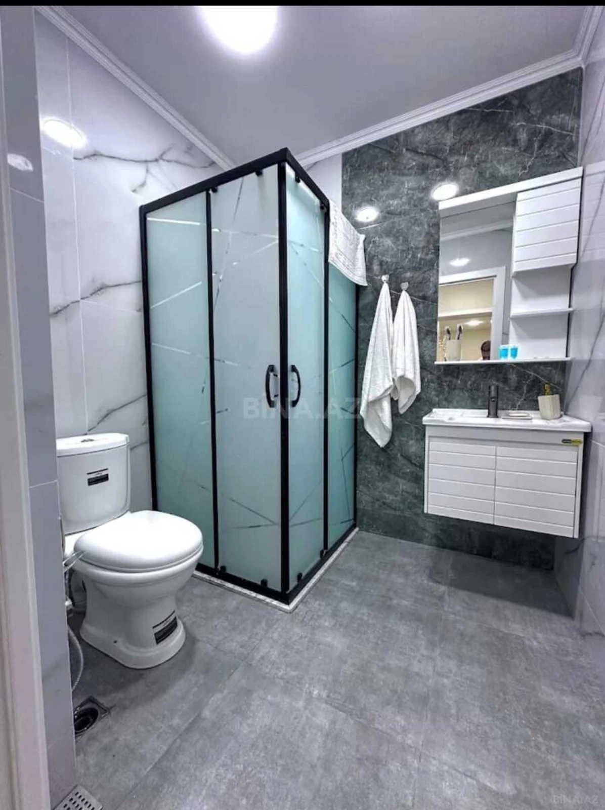 Kirayə verilir 6 otaqlı həyət evi 400 m²