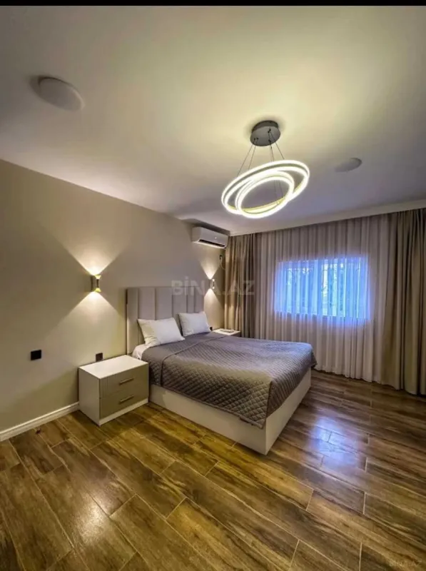 Kirayə verilir 6 otaqlı həyət evi 400 m²