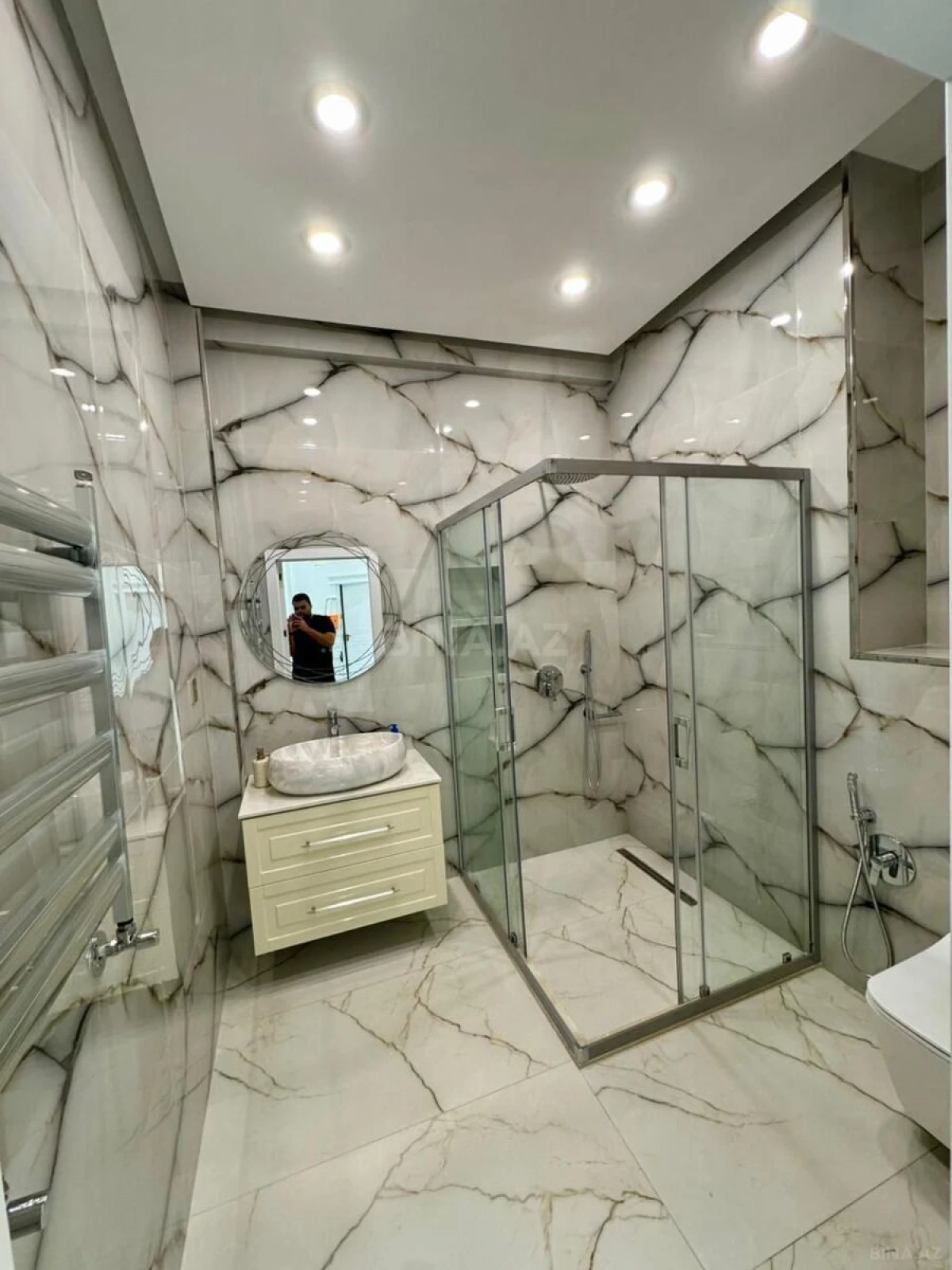 Satılır 3 otaqlı mənzil 120 m²