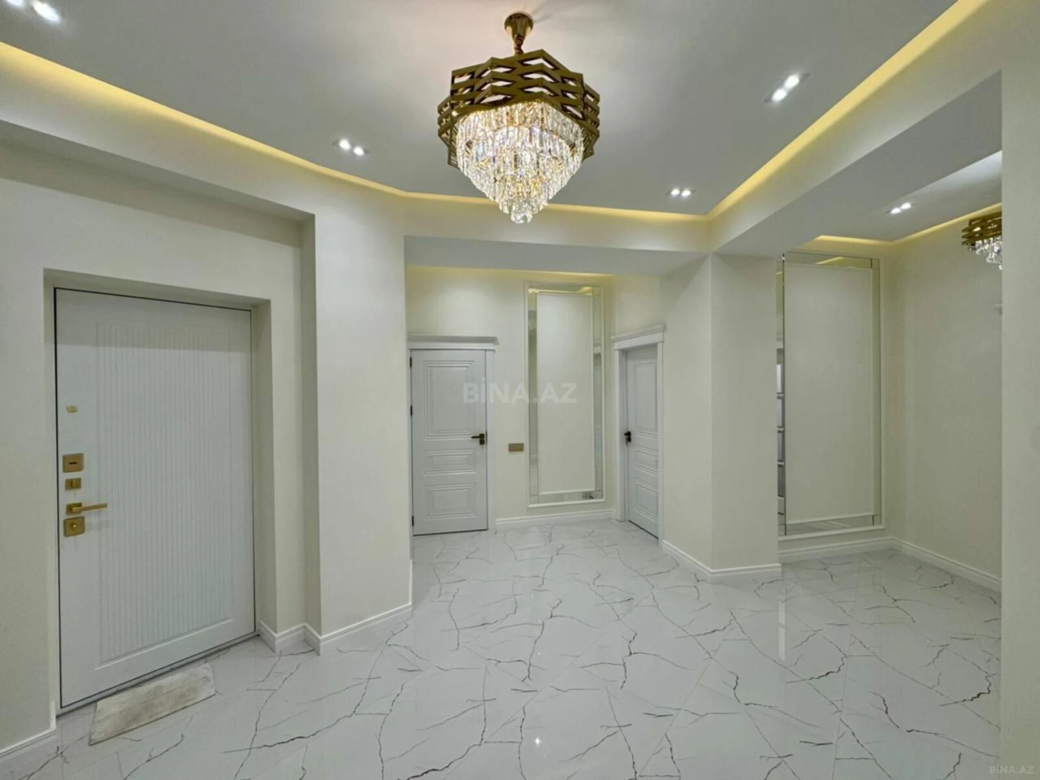 Satılır 3 otaqlı mənzil 120 m²