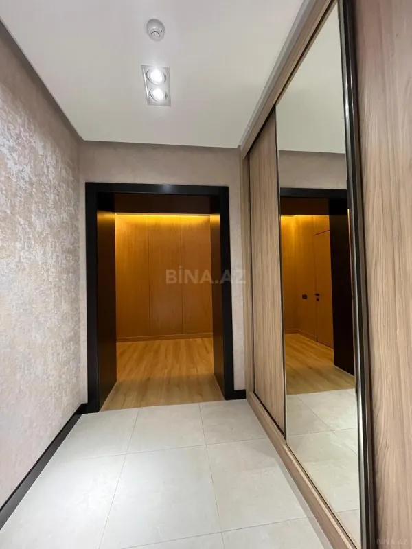 Kirayə verilir 2 otaqlı mənzil 105 m²