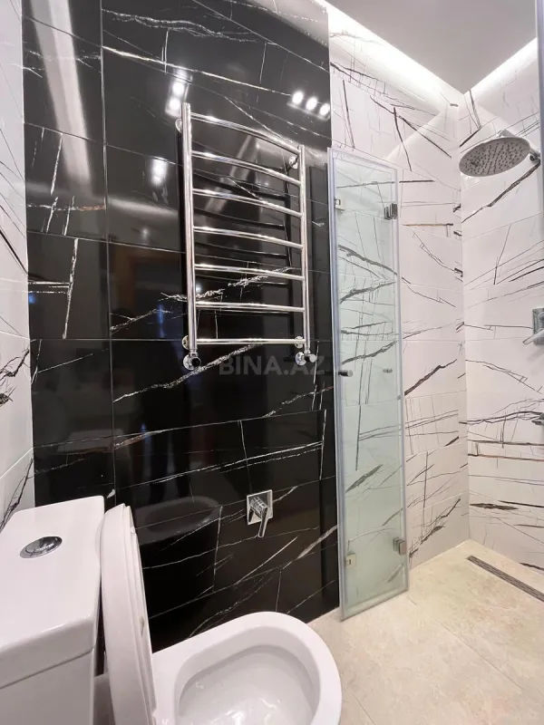 Kirayə verilir 2 otaqlı mənzil 105 m²