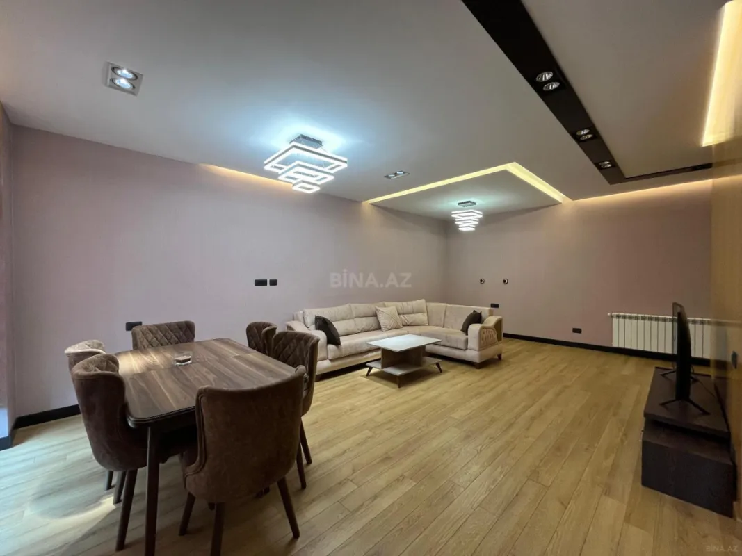 Kirayə verilir 2 otaqlı mənzil 105 m²