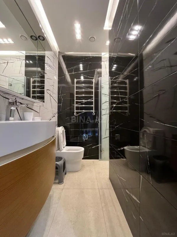 Kirayə verilir 2 otaqlı mənzil 105 m²