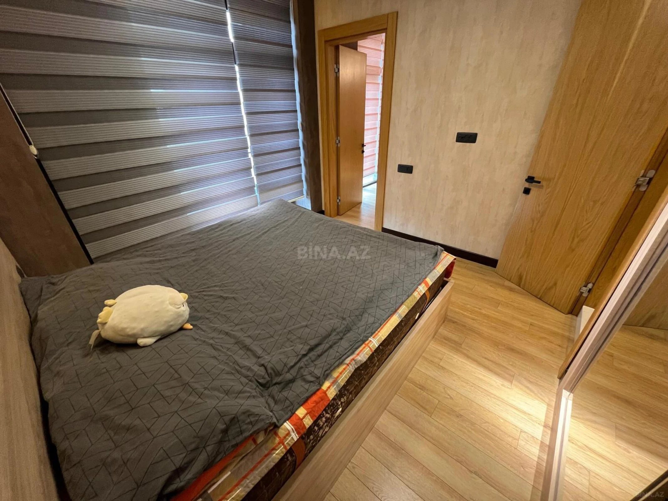 Kirayə verilir 2 otaqlı mənzil 105 m²