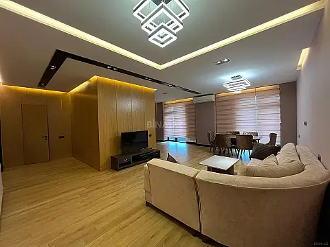 Kirayə verilir 2 otaqlı mənzil 105 m²