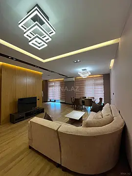 Kirayə verilir 2 otaqlı mənzil 105 m²