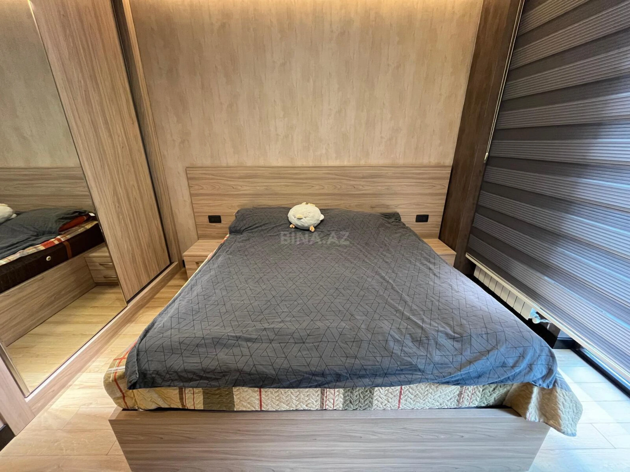 Kirayə verilir 2 otaqlı mənzil 105 m²