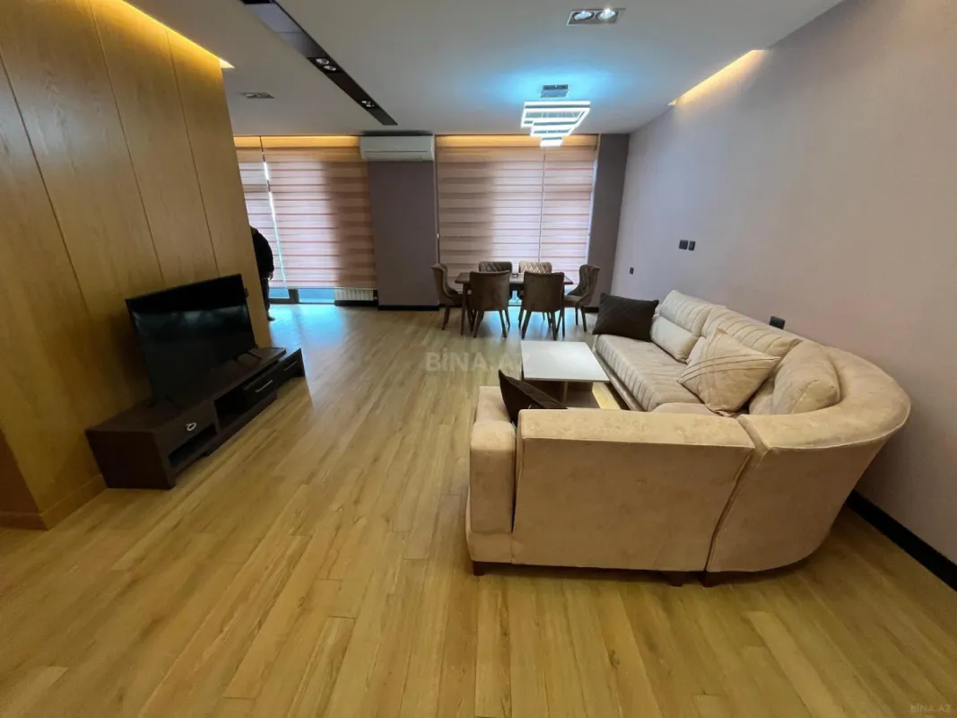Kirayə verilir 2 otaqlı mənzil 105 m²