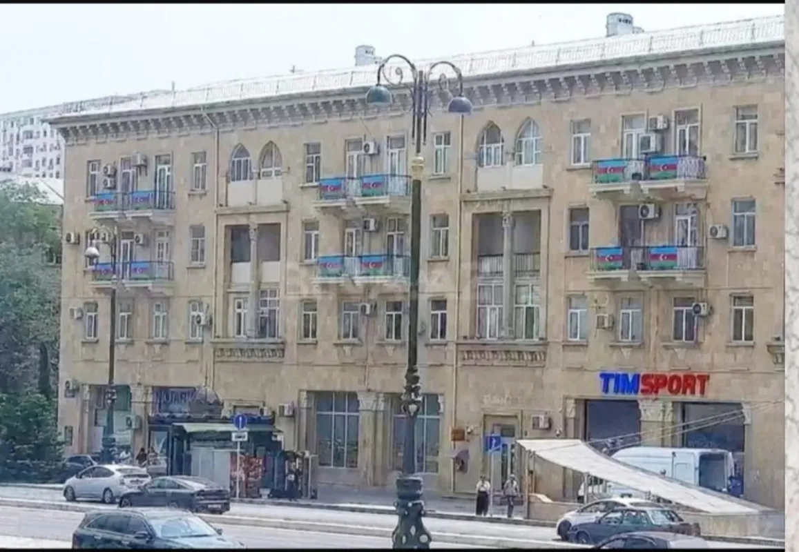Satılır 3 otaqlı mənzil 77 m²