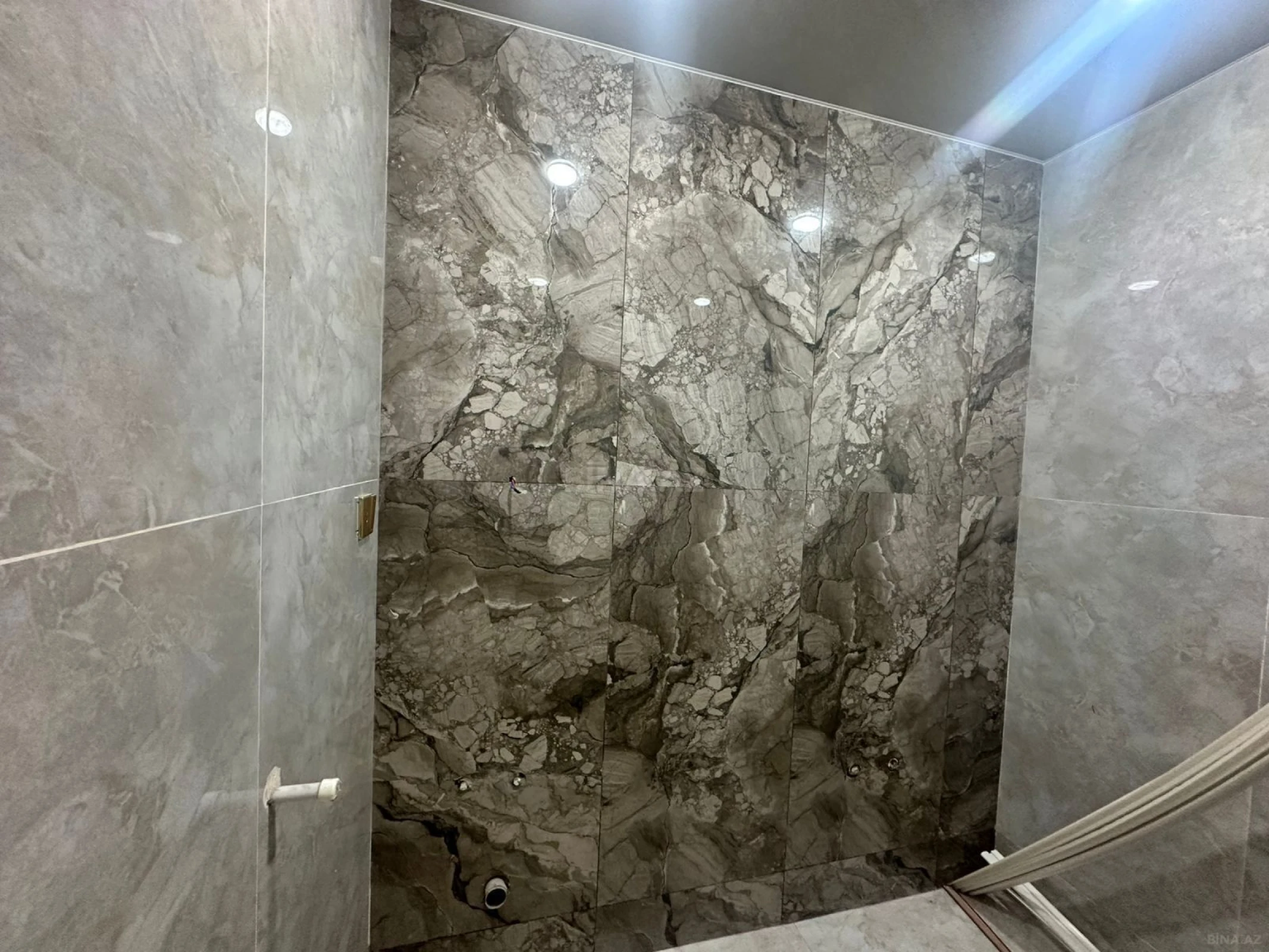 Satılır 3 otaqlı mənzil 77 m²