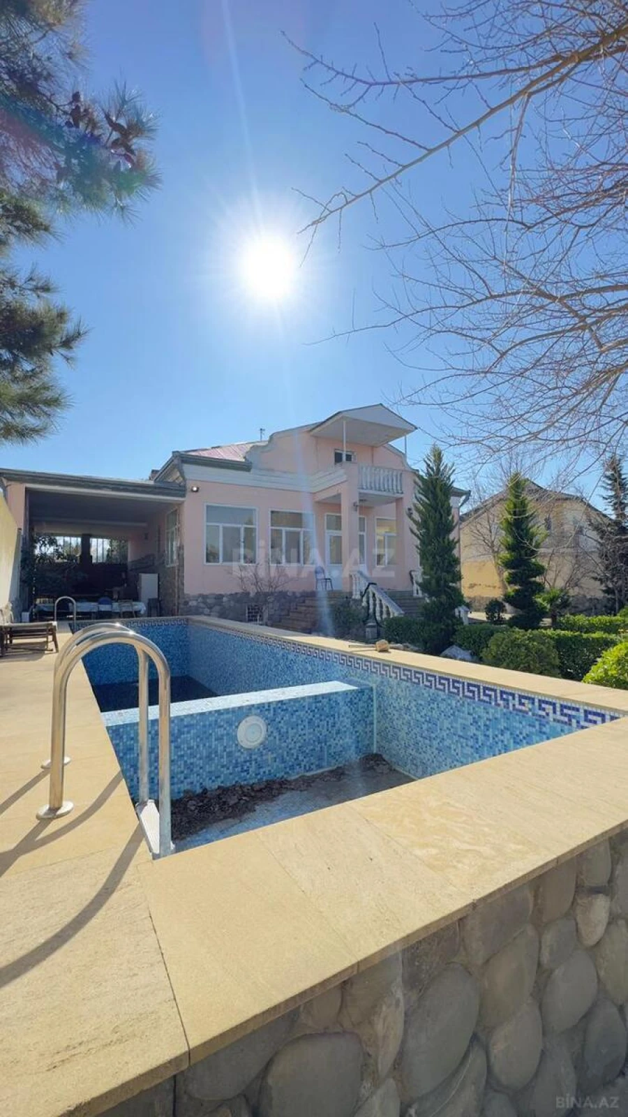 Satılır 5 otaqlı həyət evi 220 m²