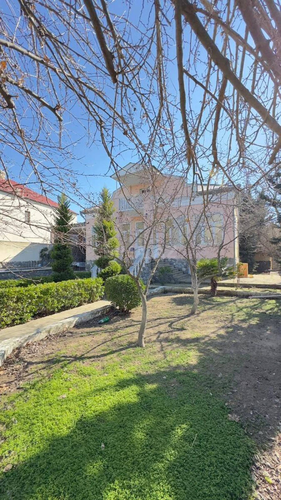 Satılır 5 otaqlı həyət evi 220 m²