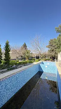 Satılır 5 otaqlı həyət evi 220 m²