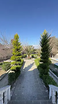 Satılır 5 otaqlı həyət evi 220 m²