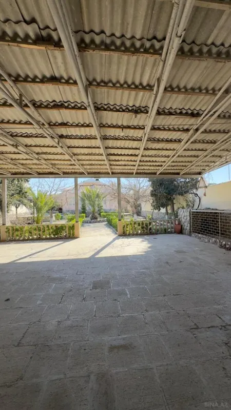 Satılır 5 otaqlı həyət evi 220 m²
